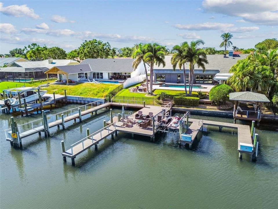 En Venta: $1,945,000 (4 camas, 2 baños, 3110 Pies cuadrados)