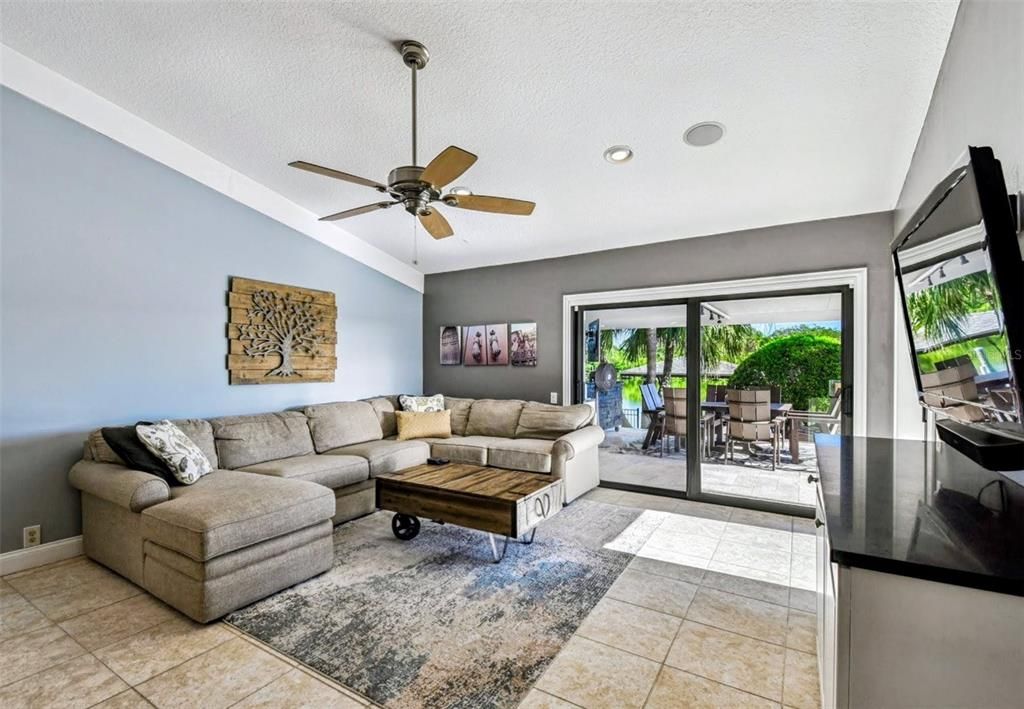 En Venta: $1,945,000 (4 camas, 2 baños, 3110 Pies cuadrados)