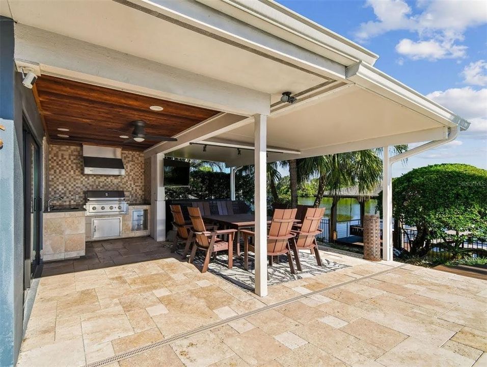 En Venta: $1,945,000 (4 camas, 2 baños, 3110 Pies cuadrados)