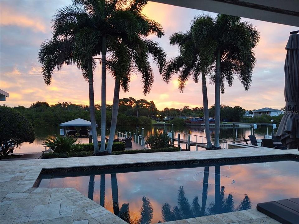 En Venta: $1,945,000 (4 camas, 2 baños, 3110 Pies cuadrados)