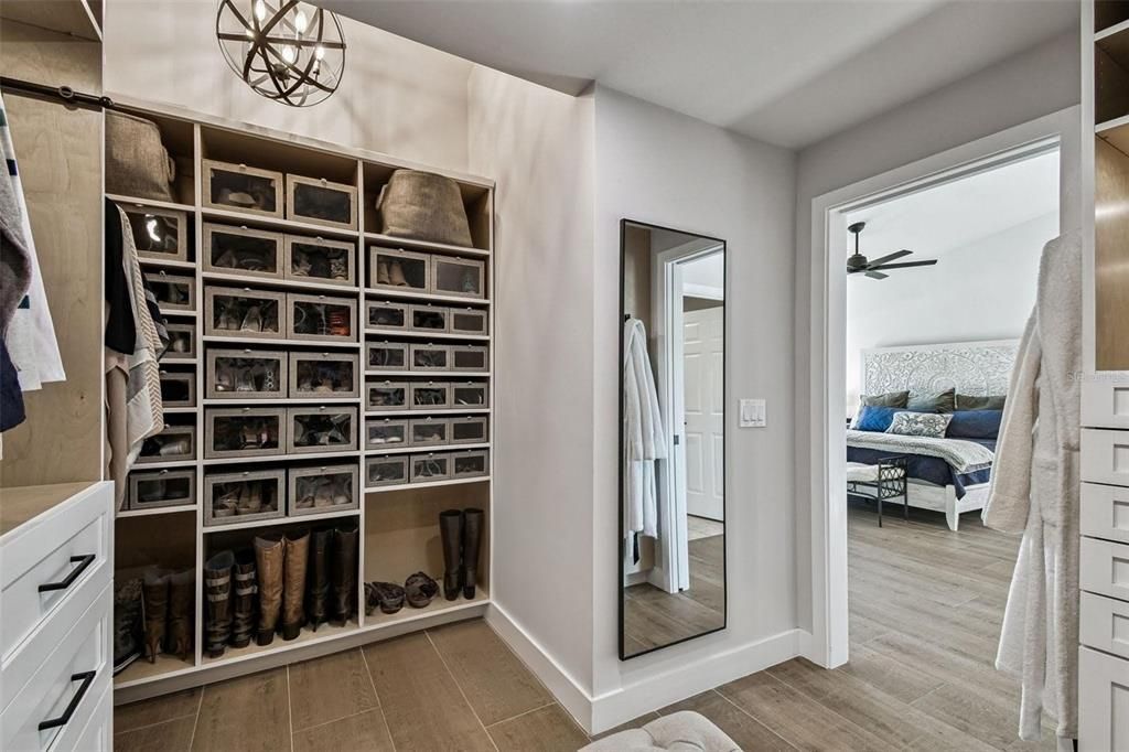 En Venta: $1,945,000 (4 camas, 2 baños, 3110 Pies cuadrados)