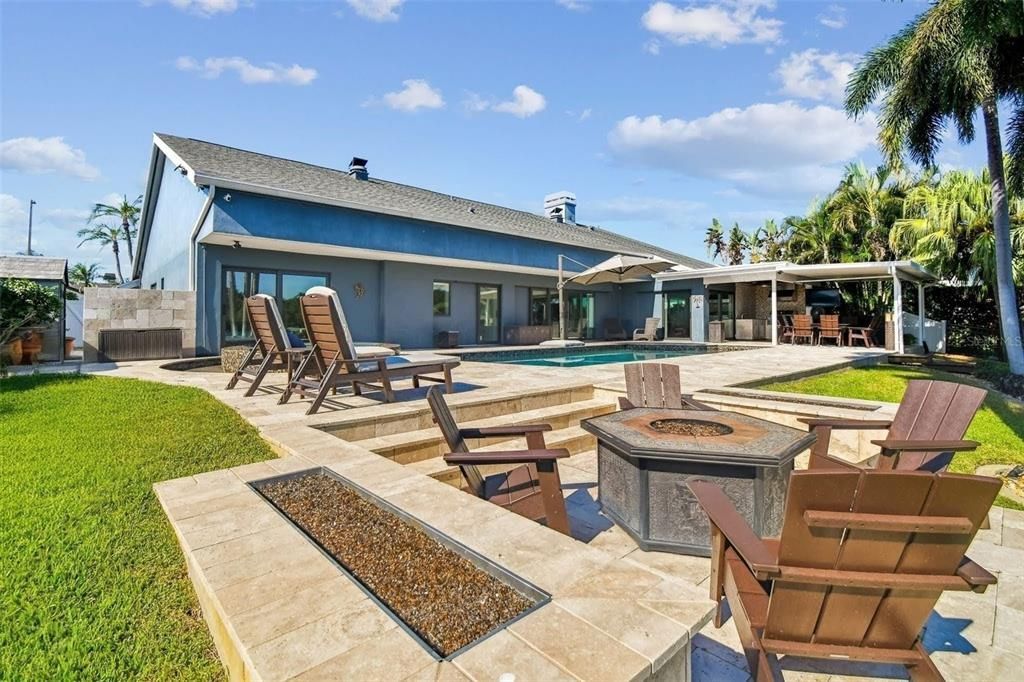 En Venta: $1,945,000 (4 camas, 2 baños, 3110 Pies cuadrados)