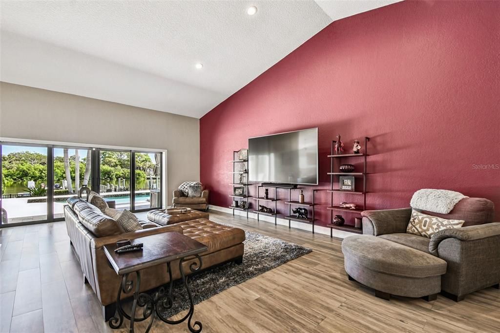 En Venta: $1,945,000 (4 camas, 2 baños, 3110 Pies cuadrados)