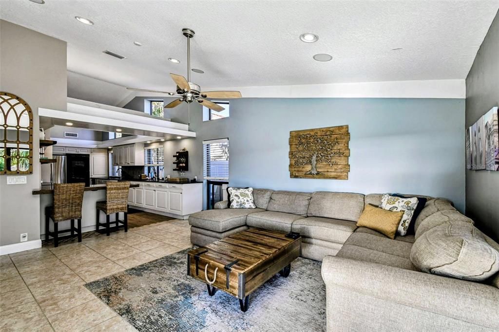 En Venta: $1,945,000 (4 camas, 2 baños, 3110 Pies cuadrados)