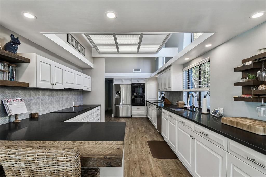 En Venta: $1,945,000 (4 camas, 2 baños, 3110 Pies cuadrados)