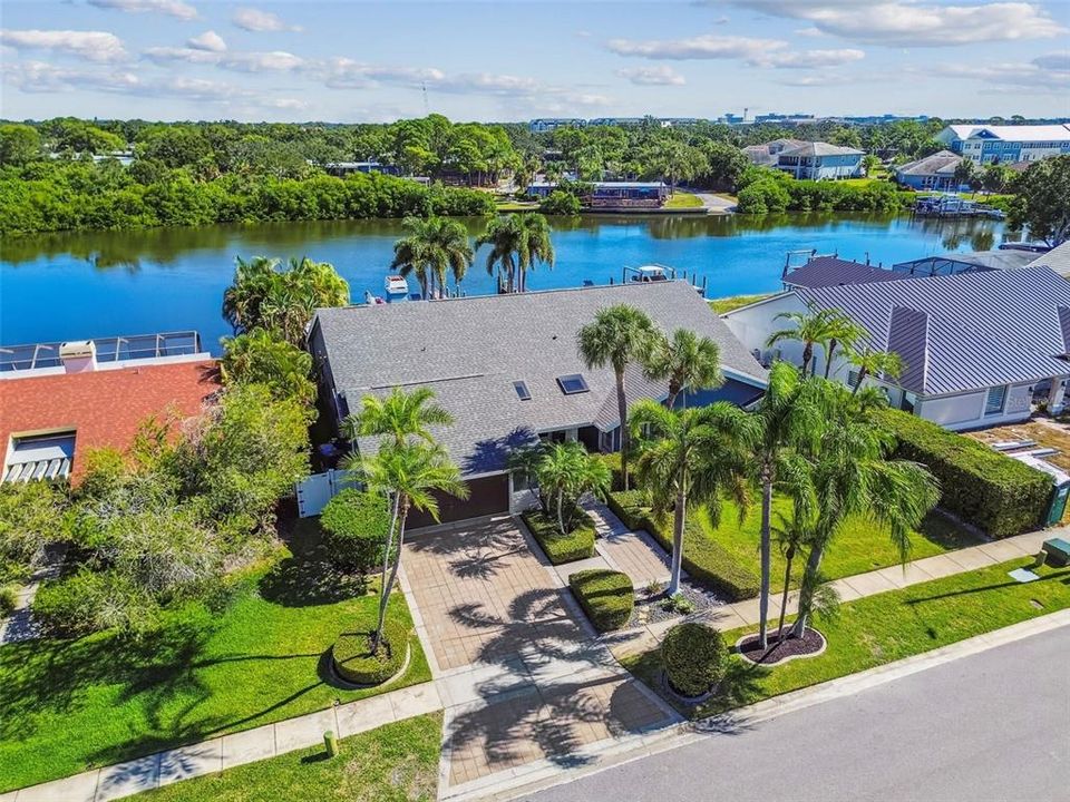 En Venta: $1,945,000 (4 camas, 2 baños, 3110 Pies cuadrados)