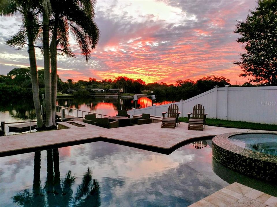 En Venta: $1,945,000 (4 camas, 2 baños, 3110 Pies cuadrados)