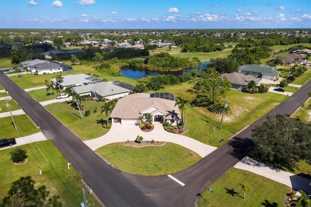 Под контрактом: $578,900 (3 спален, 2 ванн, 2481 Квадратных фут)