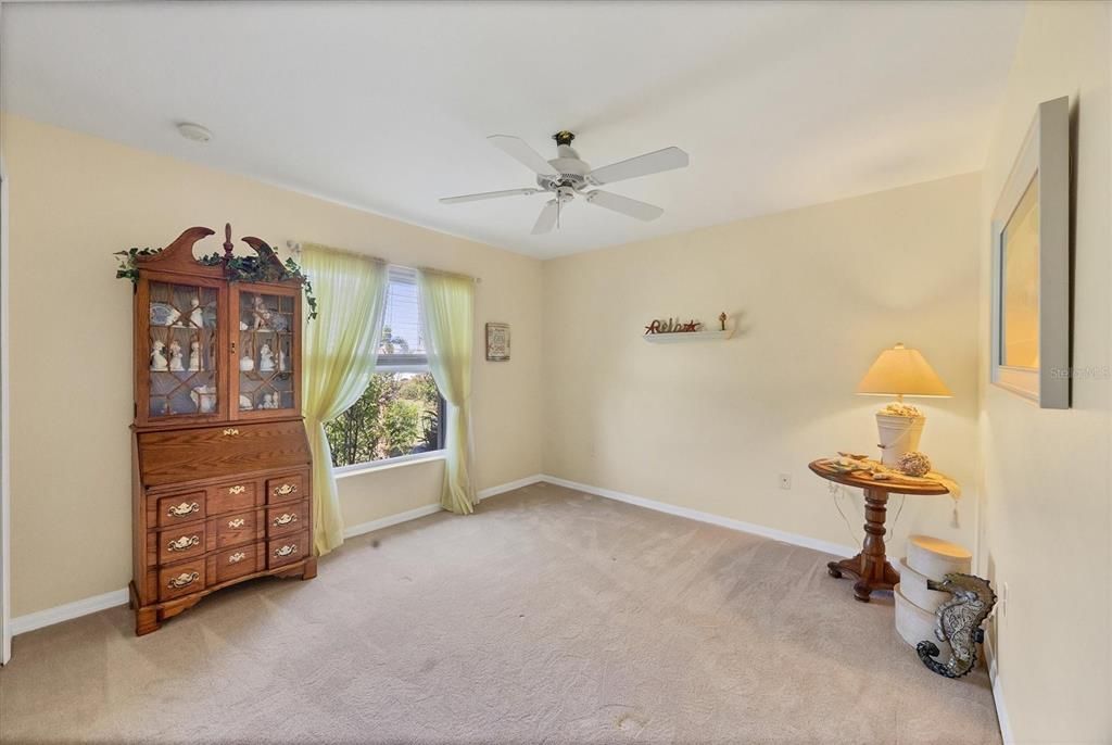 Под контрактом: $578,900 (3 спален, 2 ванн, 2481 Квадратных фут)