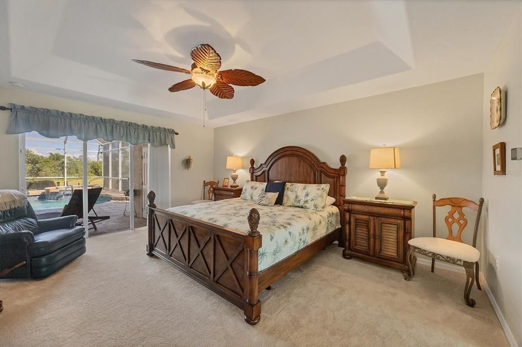 Под контрактом: $578,900 (3 спален, 2 ванн, 2481 Квадратных фут)