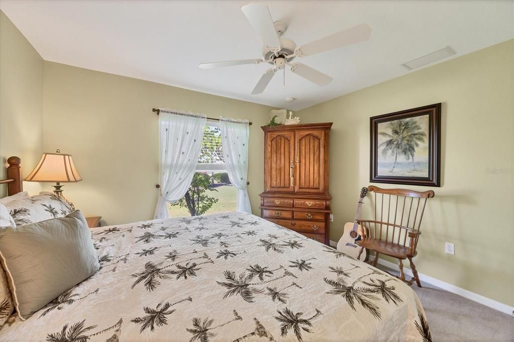 Под контрактом: $578,900 (3 спален, 2 ванн, 2481 Квадратных фут)