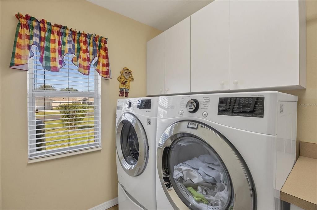 Под контрактом: $578,900 (3 спален, 2 ванн, 2481 Квадратных фут)