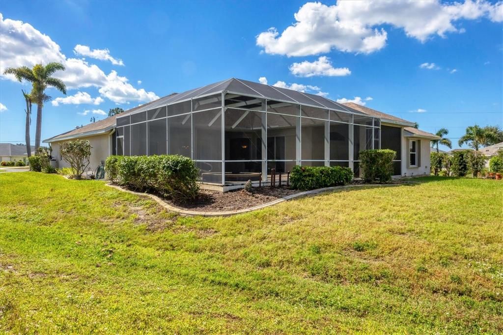 Под контрактом: $578,900 (3 спален, 2 ванн, 2481 Квадратных фут)