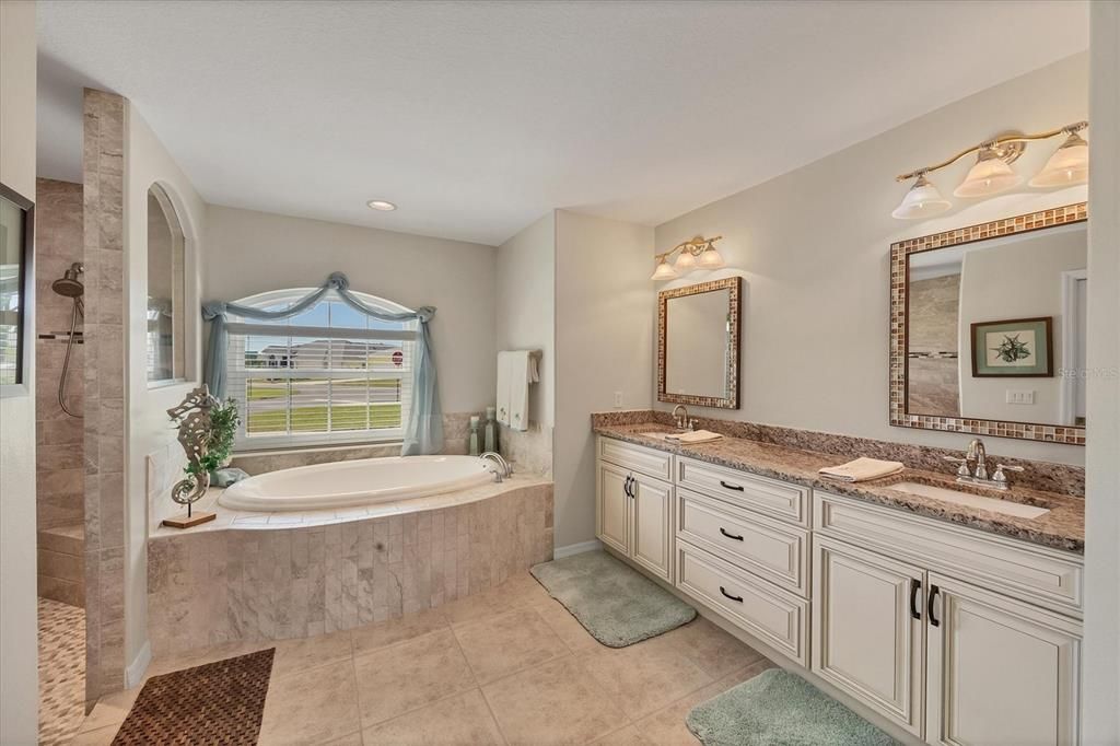 Под контрактом: $578,900 (3 спален, 2 ванн, 2481 Квадратных фут)