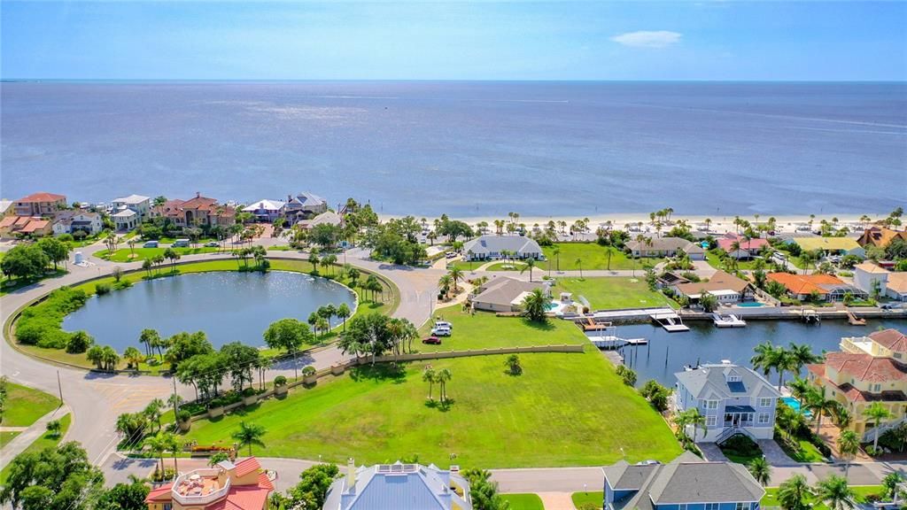 For Sale: $579,900 (0.70 acres)