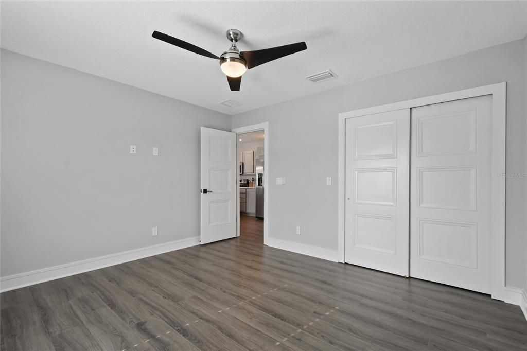 Active With Contract: $1,725 (1 beds, 1 baths, 714 Square Feet)