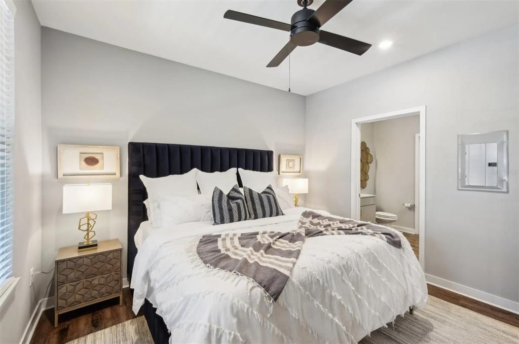 В аренду: $2,220 (2 спален, 2 ванн, 1131 Квадратных фут)