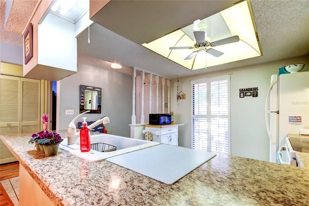 待售: $138,000 (2 贝兹, 2 浴室, 1125 平方英尺)