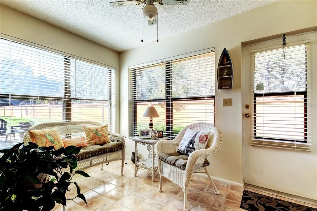 待售: $138,000 (2 贝兹, 2 浴室, 1125 平方英尺)