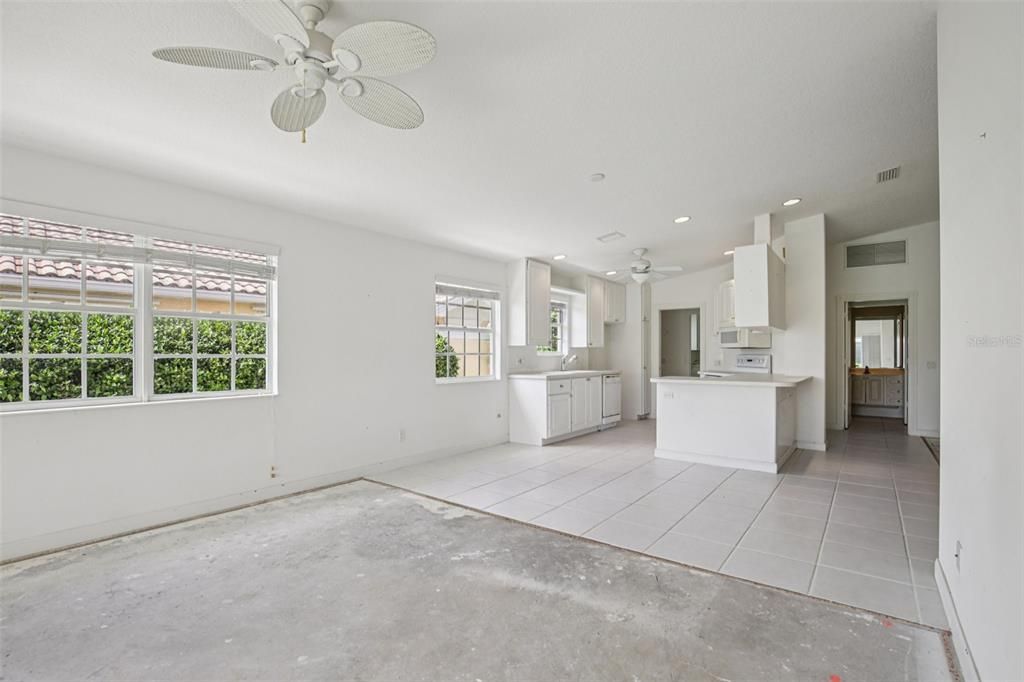 Под контрактом: $350,000 (2 спален, 2 ванн, 1534 Квадратных фут)