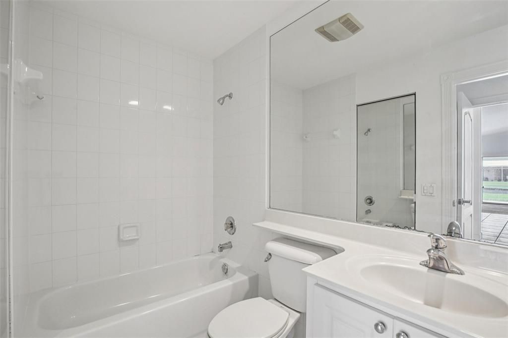 Под контрактом: $350,000 (2 спален, 2 ванн, 1534 Квадратных фут)