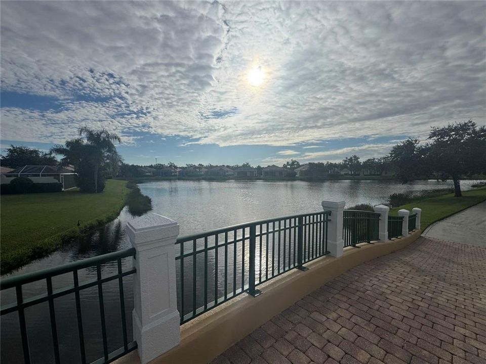 Под контрактом: $350,000 (2 спален, 2 ванн, 1534 Квадратных фут)