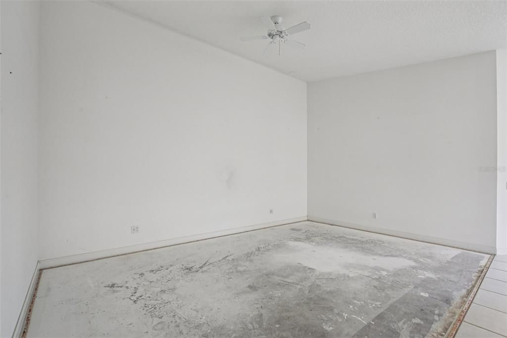 Под контрактом: $350,000 (2 спален, 2 ванн, 1534 Квадратных фут)