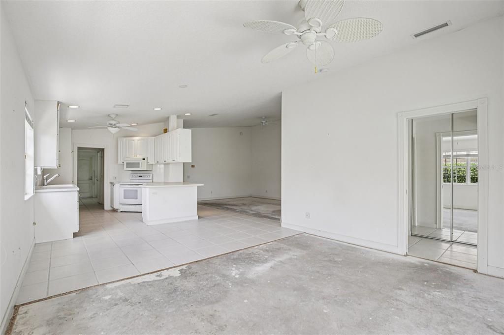 Под контрактом: $350,000 (2 спален, 2 ванн, 1534 Квадратных фут)