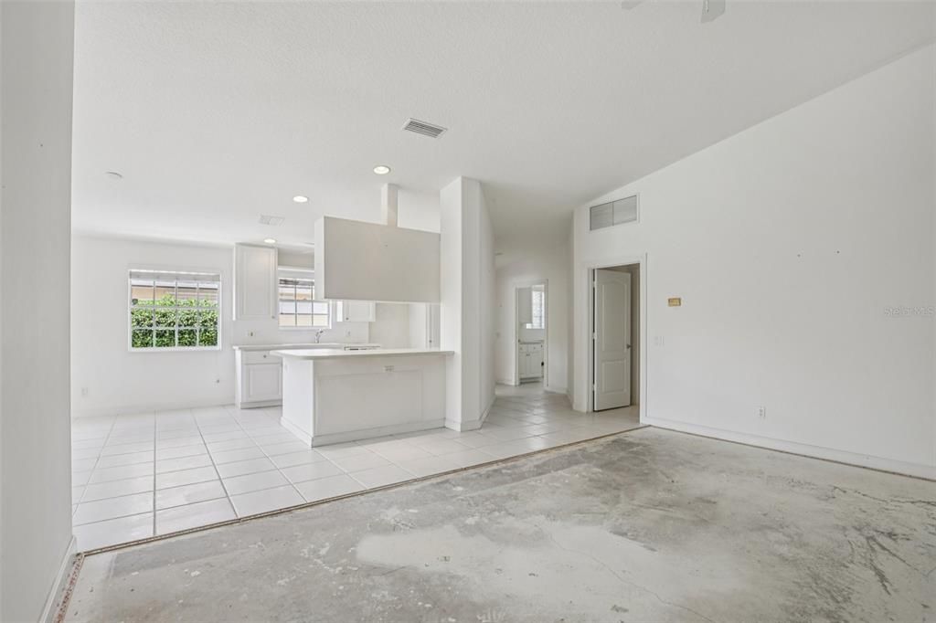 Под контрактом: $350,000 (2 спален, 2 ванн, 1534 Квадратных фут)