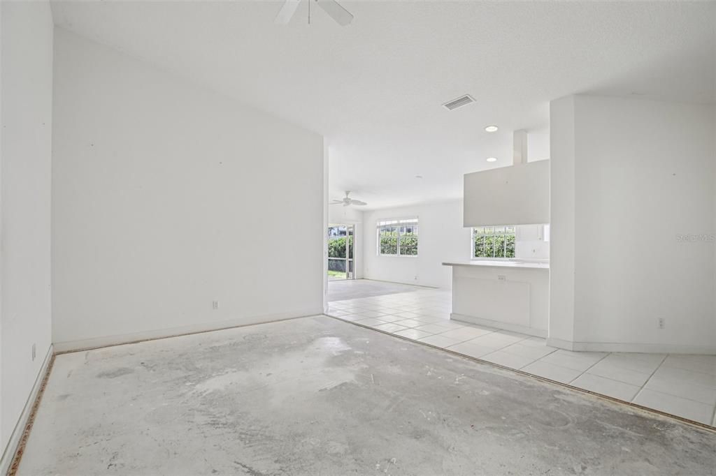 Под контрактом: $350,000 (2 спален, 2 ванн, 1534 Квадратных фут)