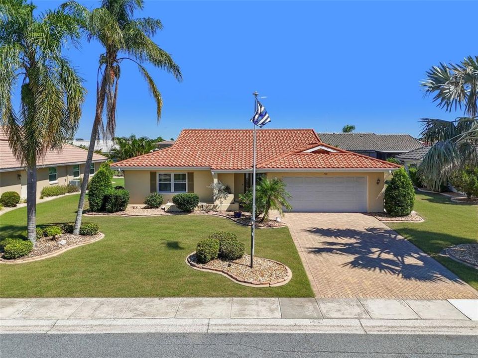 For Sale: $389,000 (2 beds, 2 baths, 1882 Square Feet)