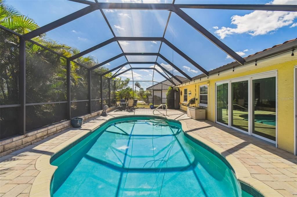 For Sale: $389,000 (2 beds, 2 baths, 1882 Square Feet)