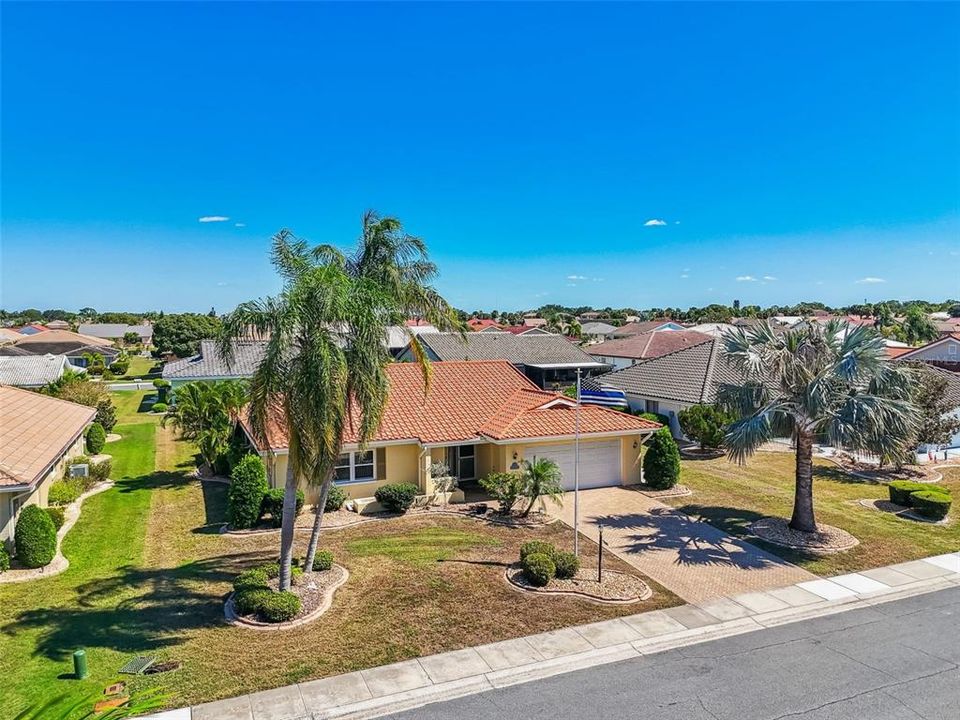 For Sale: $389,000 (2 beds, 2 baths, 1882 Square Feet)