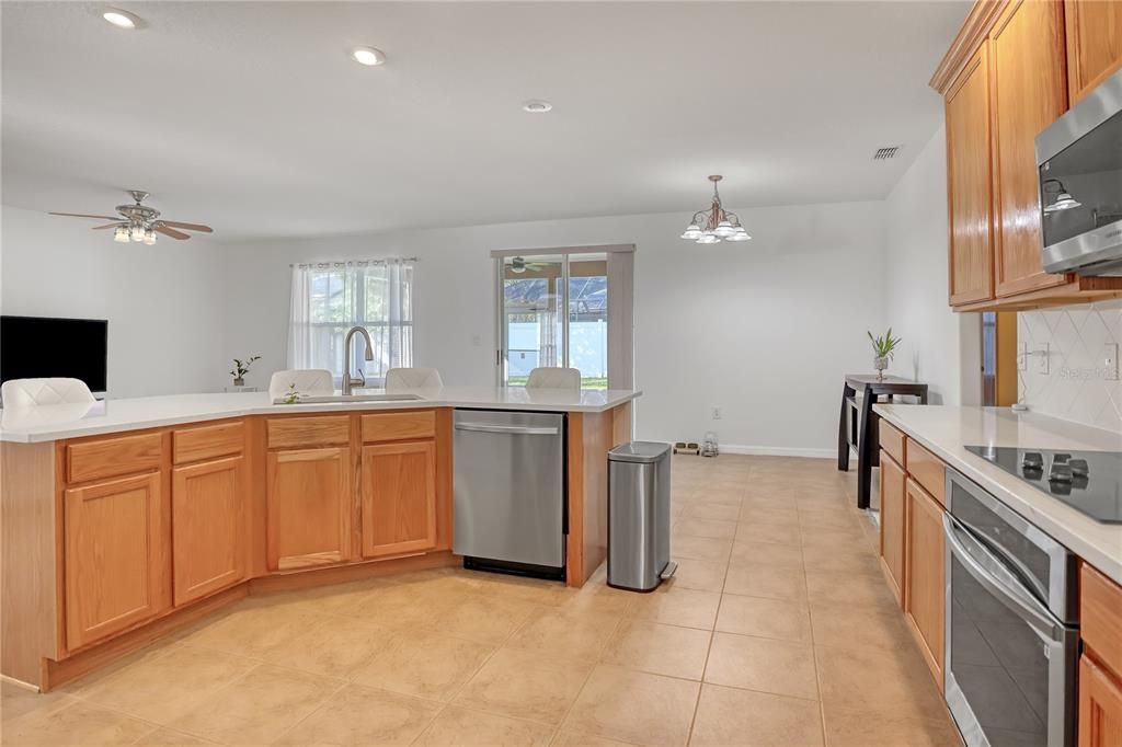 На продажу: $440,000 (4 спален, 2 ванн, 2236 Квадратных фут)