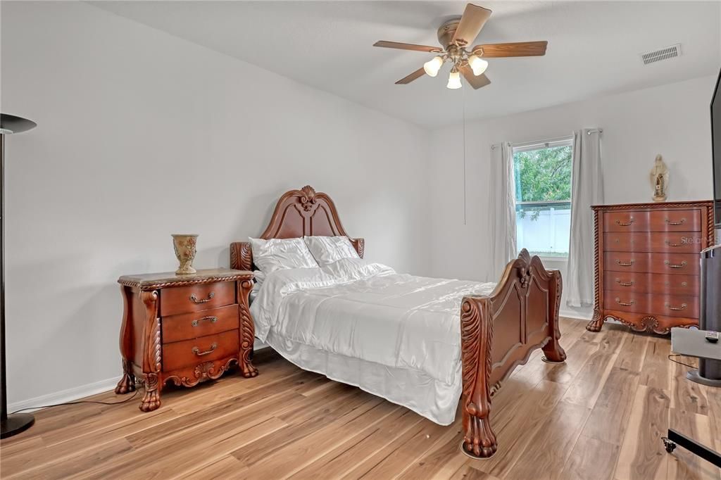 На продажу: $440,000 (4 спален, 2 ванн, 2236 Квадратных фут)