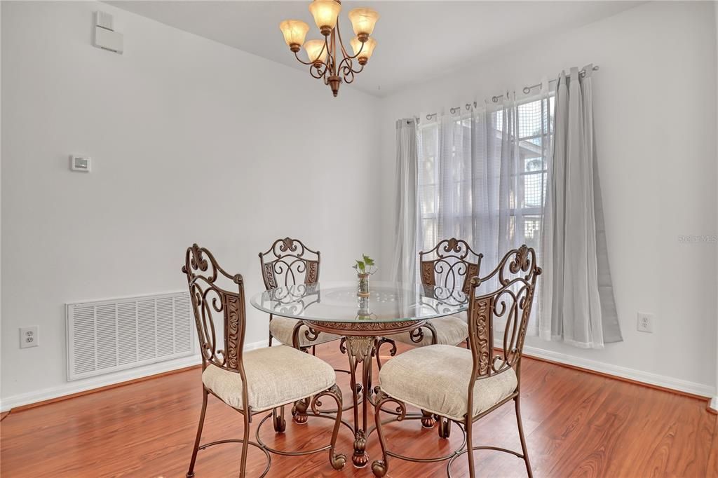 На продажу: $440,000 (4 спален, 2 ванн, 2236 Квадратных фут)