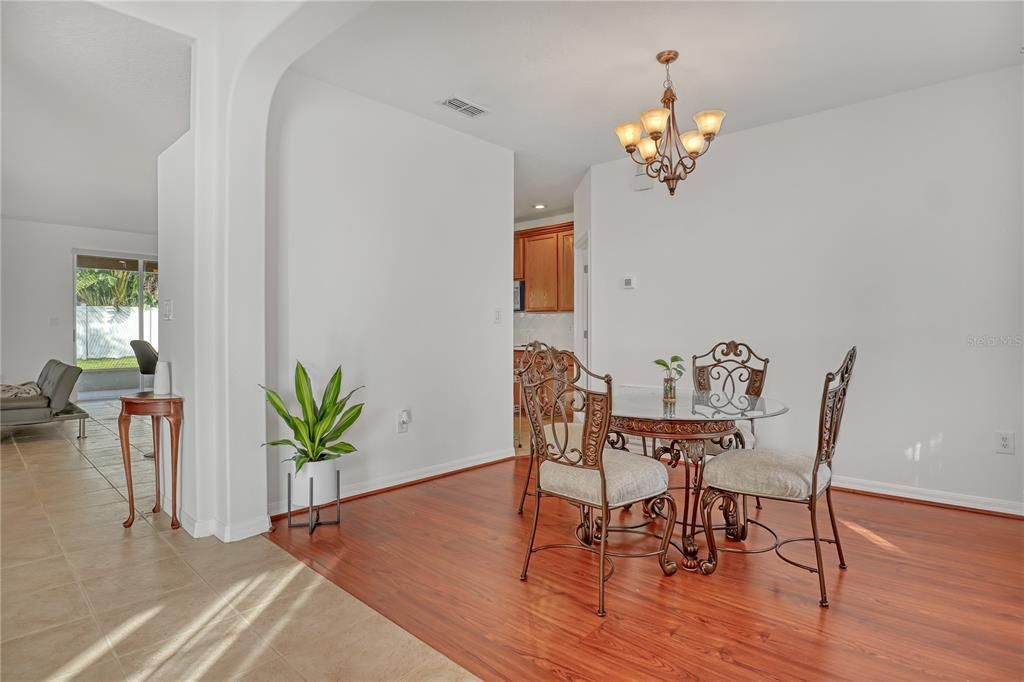 На продажу: $440,000 (4 спален, 2 ванн, 2236 Квадратных фут)