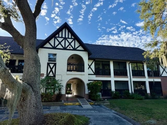 Active With Contract: $125,000 (1 beds, 1 baths, 710 Square Feet)