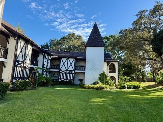 Active With Contract: $125,000 (1 beds, 1 baths, 710 Square Feet)