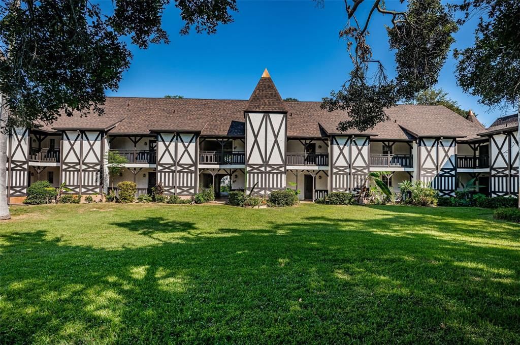 Active With Contract: $125,000 (1 beds, 1 baths, 710 Square Feet)