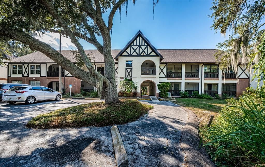 Active With Contract: $125,000 (1 beds, 1 baths, 710 Square Feet)