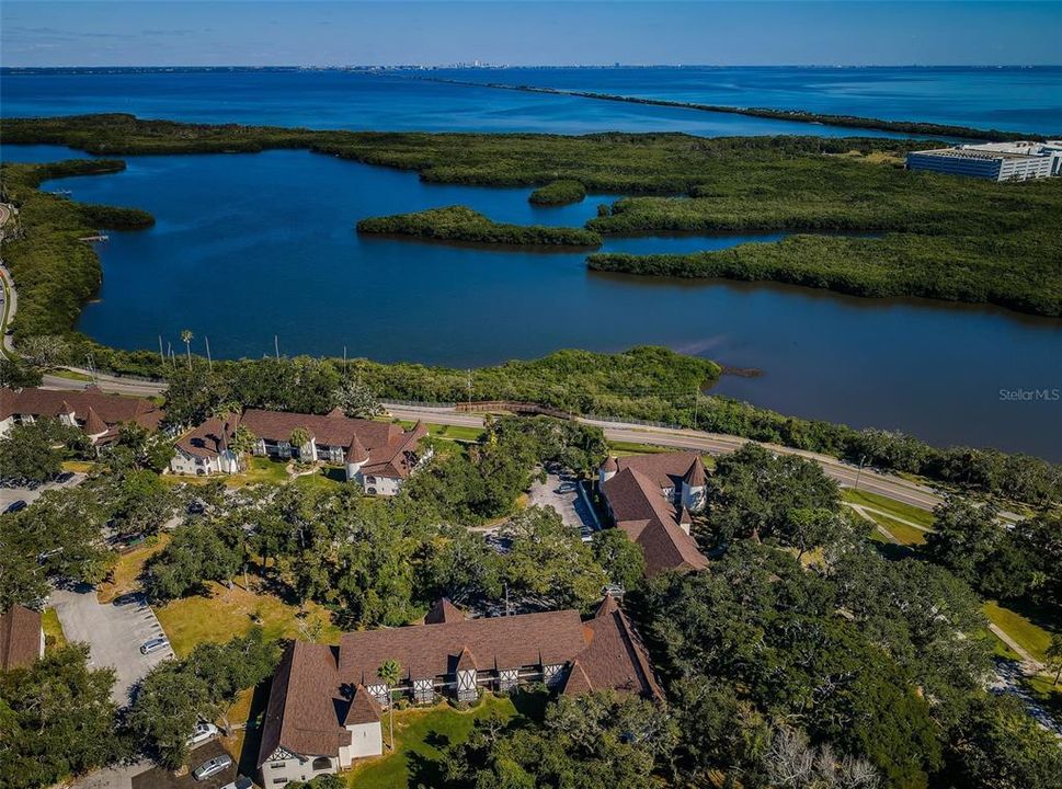 Active With Contract: $125,000 (1 beds, 1 baths, 710 Square Feet)