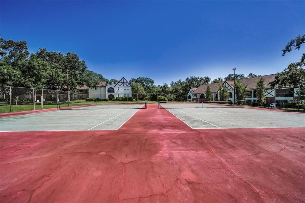 Active With Contract: $125,000 (1 beds, 1 baths, 710 Square Feet)