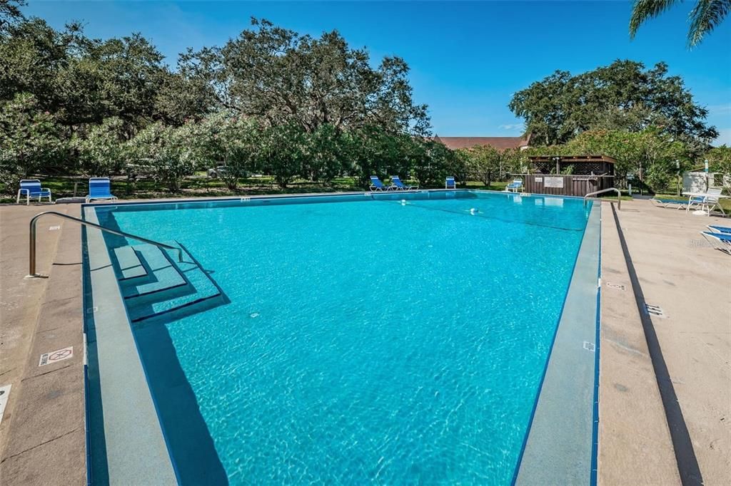 Active With Contract: $125,000 (1 beds, 1 baths, 710 Square Feet)