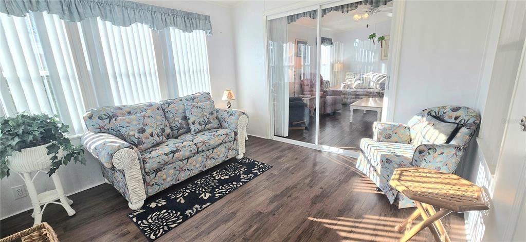 待售: $195,000 (2 贝兹, 2 浴室, 1080 平方英尺)