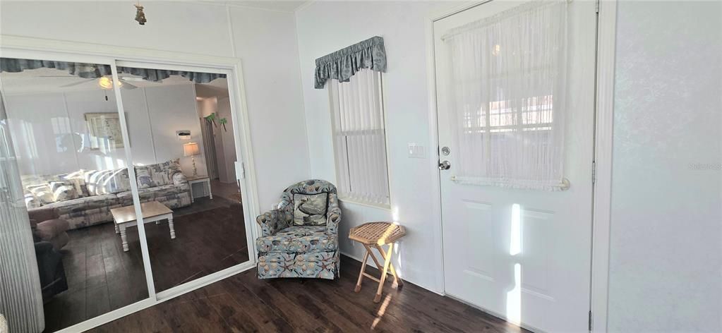 待售: $195,000 (2 贝兹, 2 浴室, 1080 平方英尺)