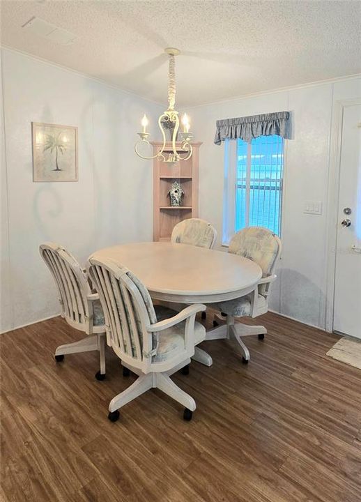 待售: $195,000 (2 贝兹, 2 浴室, 1080 平方英尺)