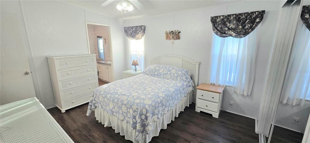 待售: $195,000 (2 贝兹, 2 浴室, 1080 平方英尺)