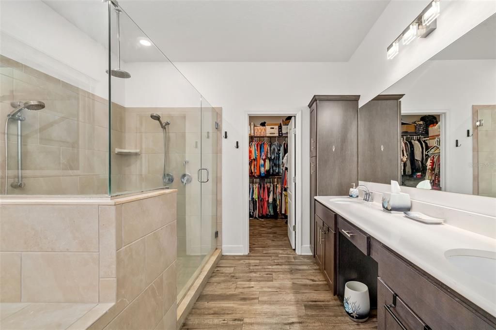 For Sale: $1,000,000 (4 beds, 4 baths, 3542 Square Feet)