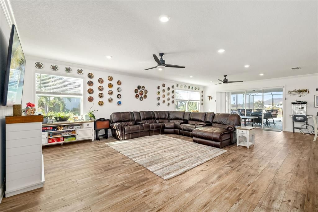 For Sale: $1,000,000 (4 beds, 4 baths, 3542 Square Feet)